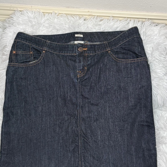 NWT- Old Navy Maternity Shirt - Picture 3 of 8